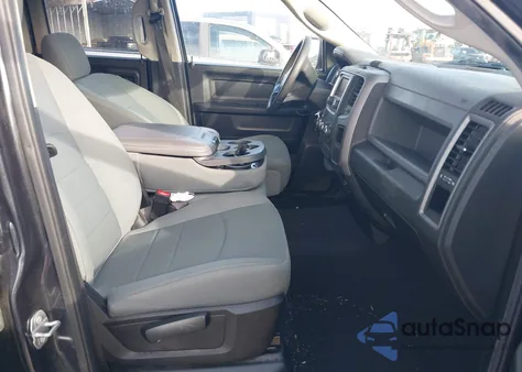 2019 Ram 1500 Classic Express 4X4 6'4 Box из США, поврежденный, VIN 1C6RR7FGXKS571553